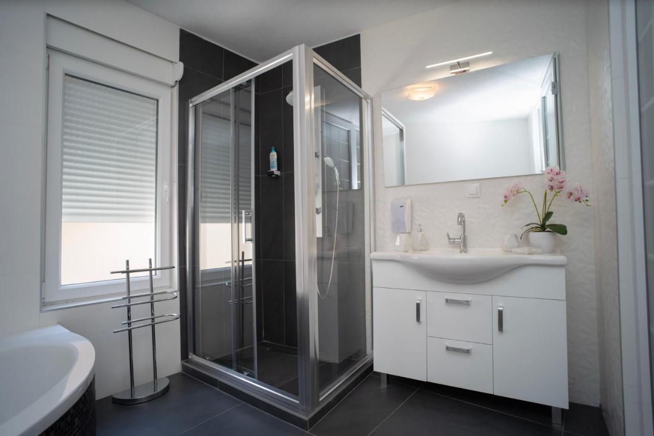 Urban Suites & Apartments โมสตาร์ ภายนอก รูปภาพ