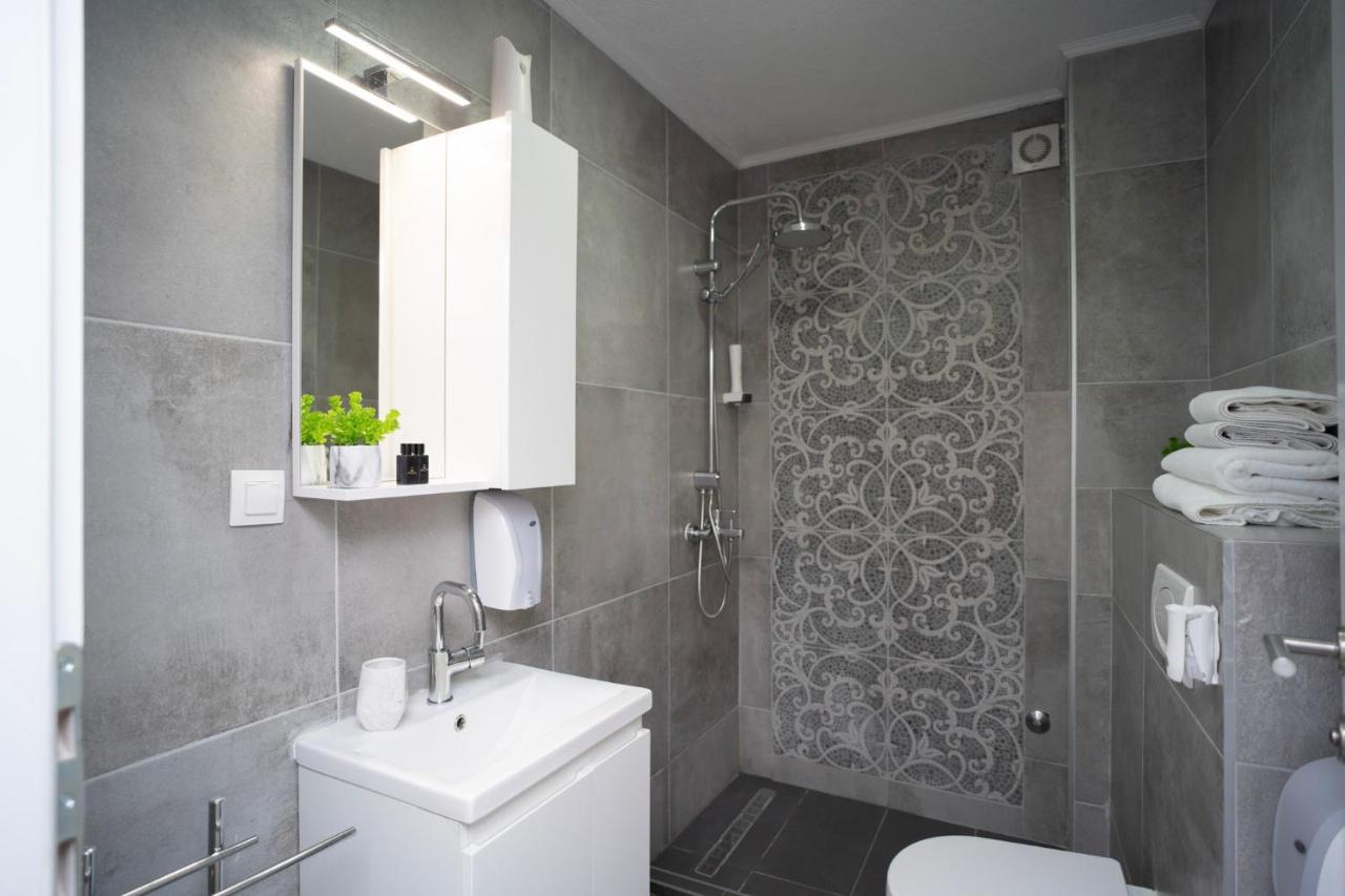 Urban Suites & Apartments โมสตาร์ ภายนอก รูปภาพ
