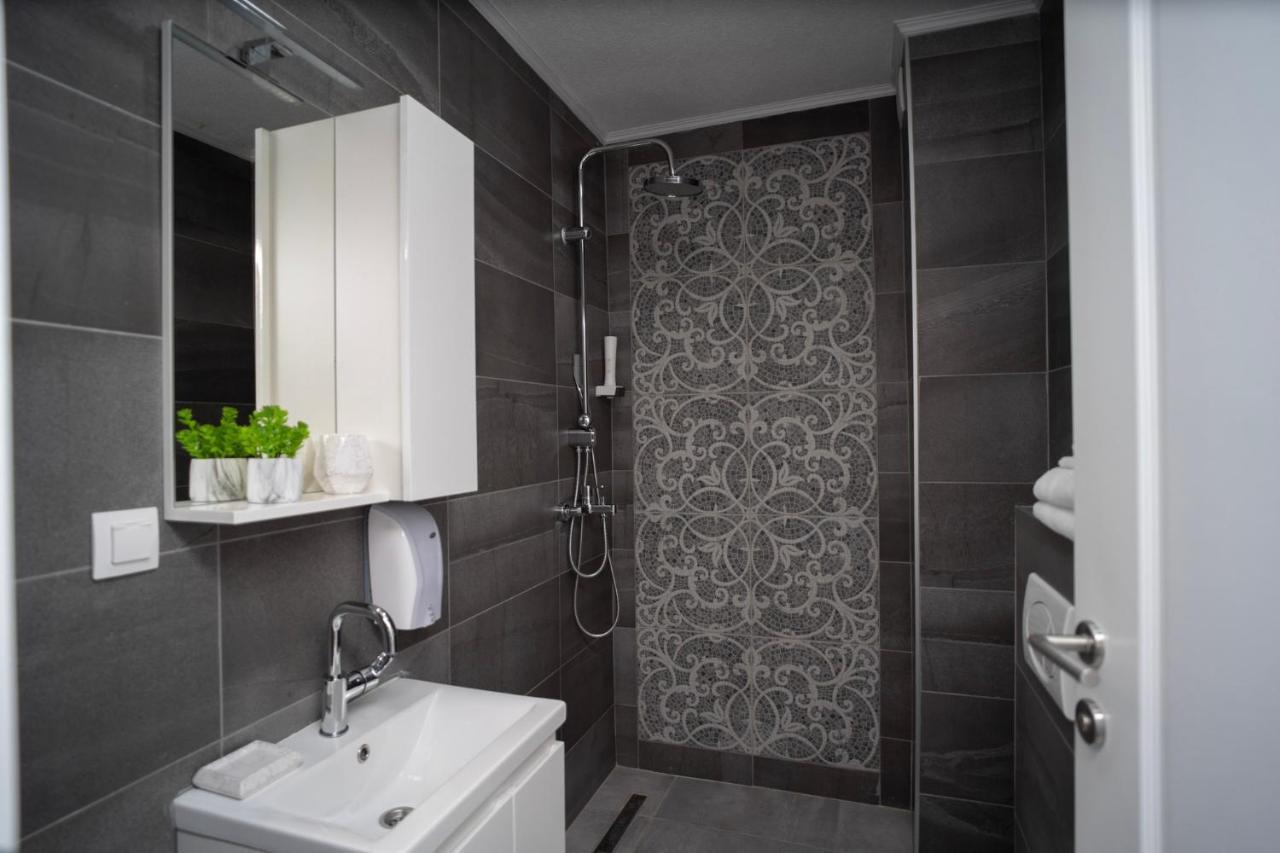 Urban Suites & Apartments โมสตาร์ ภายนอก รูปภาพ
